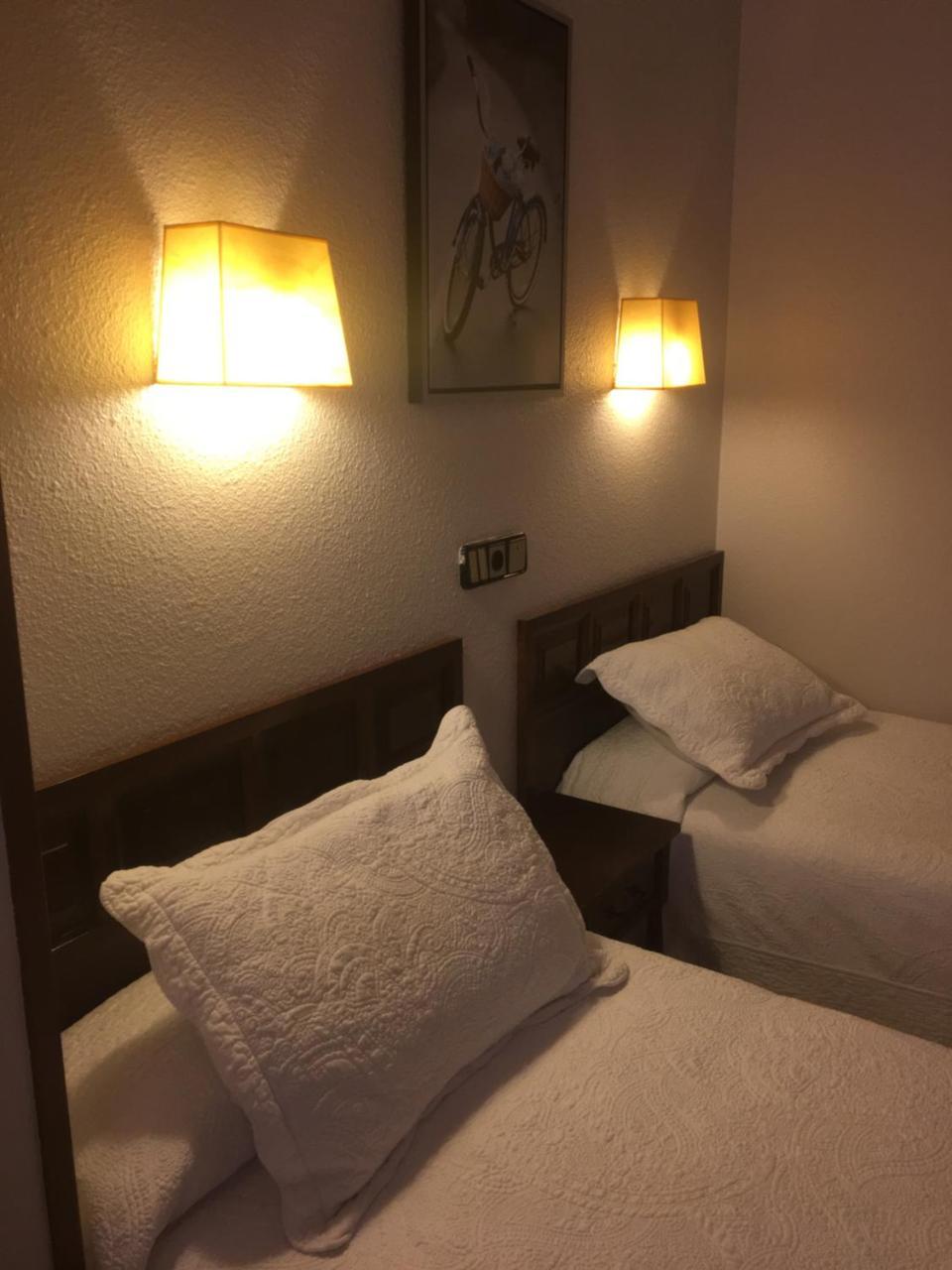 Hostal La Parrilla توذيلا المظهر الخارجي الصورة